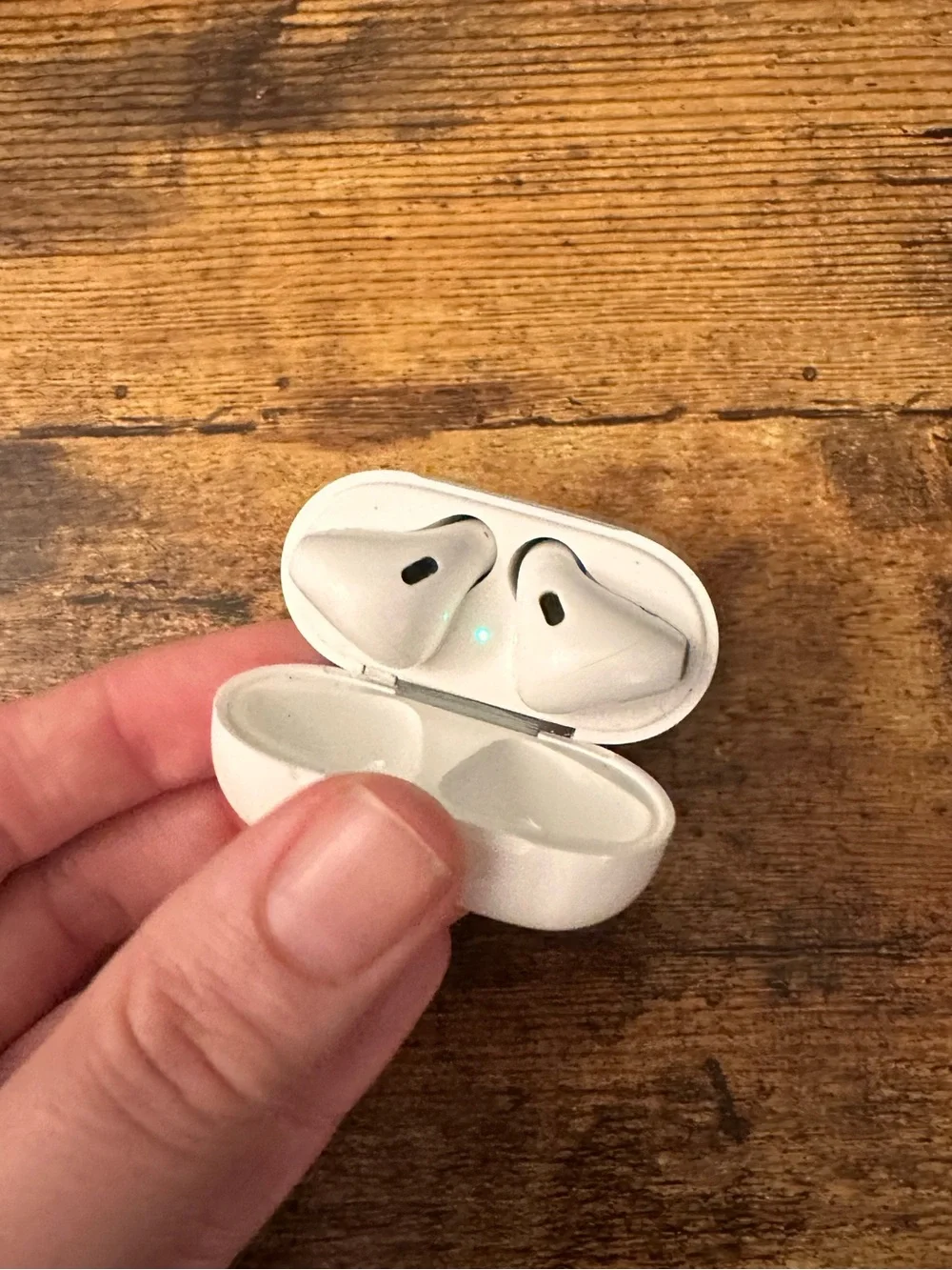 AirPods 2 with Case